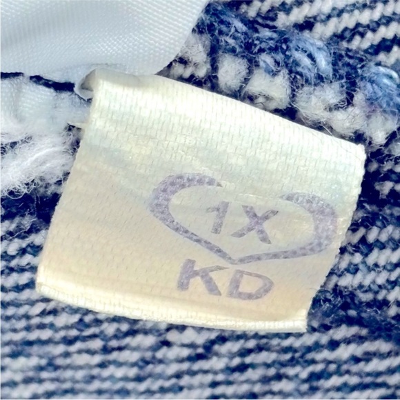 Reitman’s Denim 4 Pocket Trucker Style Jean Jacket with metal stud detail 1X - Picture 11 of 13